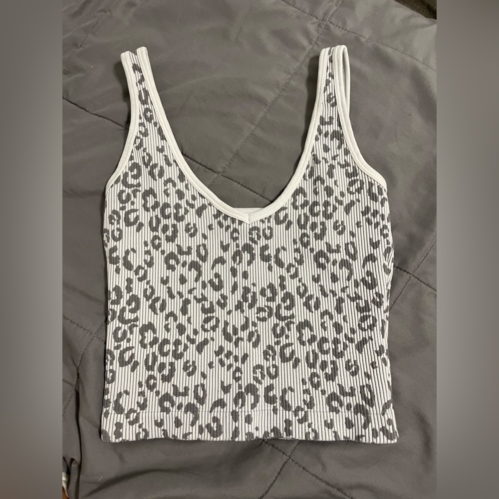 white cheetah print cropped tank top
